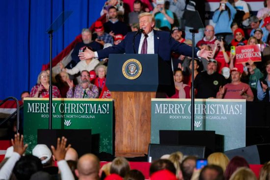 特朗普称美联储主席应在市场表现良好时降低利