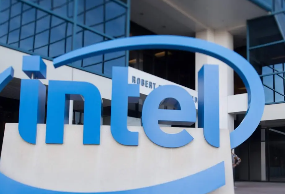 特朗普大赞英特尔及CEO陈立武 股价盘后上涨