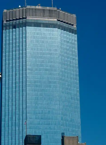 高盛将黄金今年底目标价从每盎司4900美元上调至