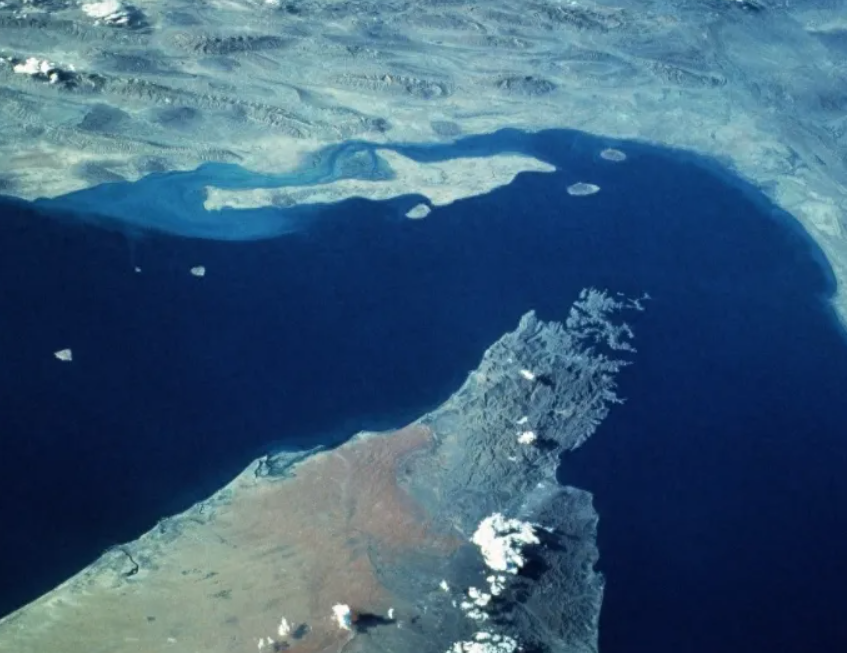 英国不会参与特朗普拟对霍尔木兹海峡实施的封